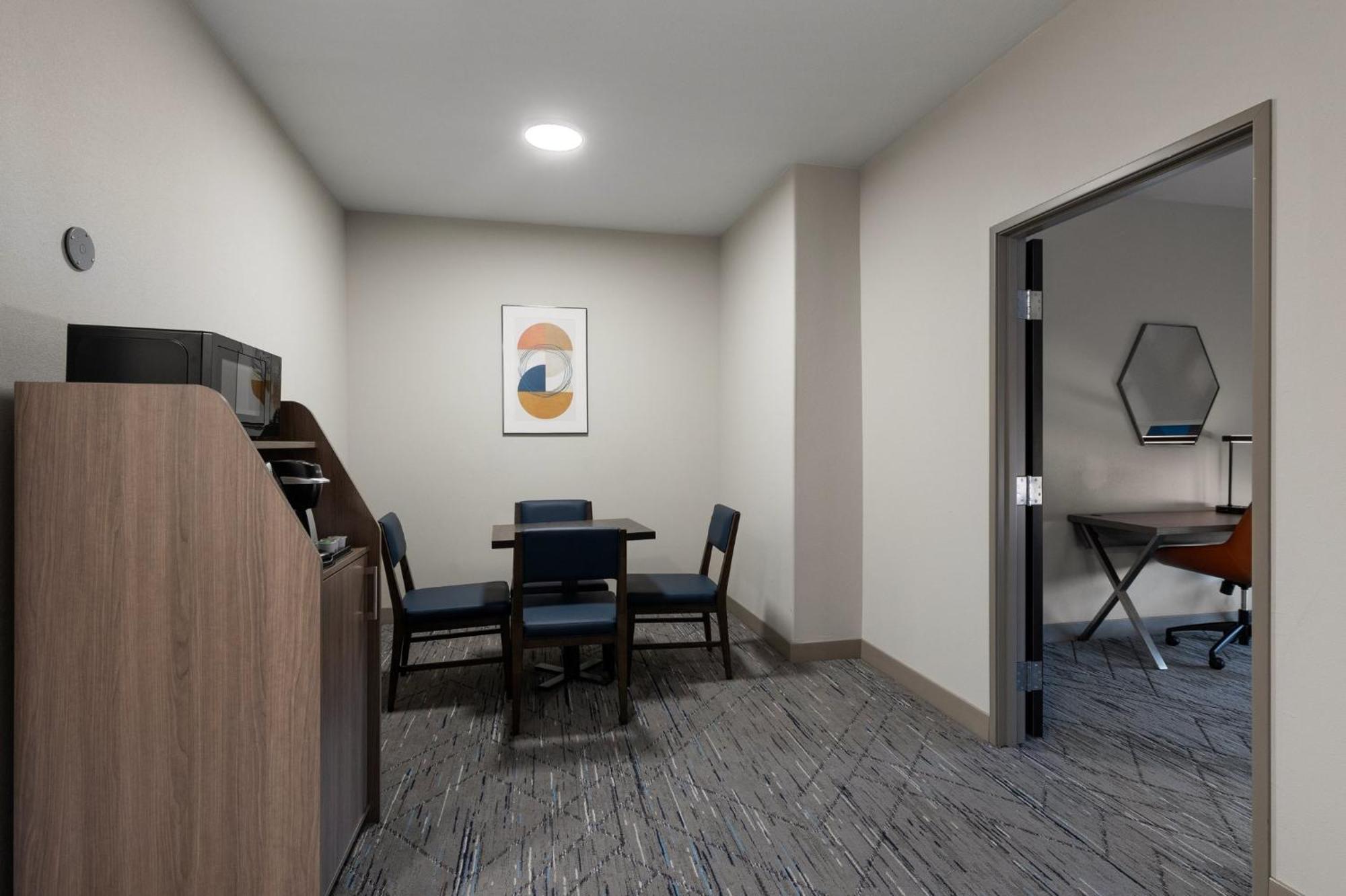 Holiday Inn Express & Suites Oklahoma City Nw - Quail Springs, An Ihg Hotel Εξωτερικό φωτογραφία