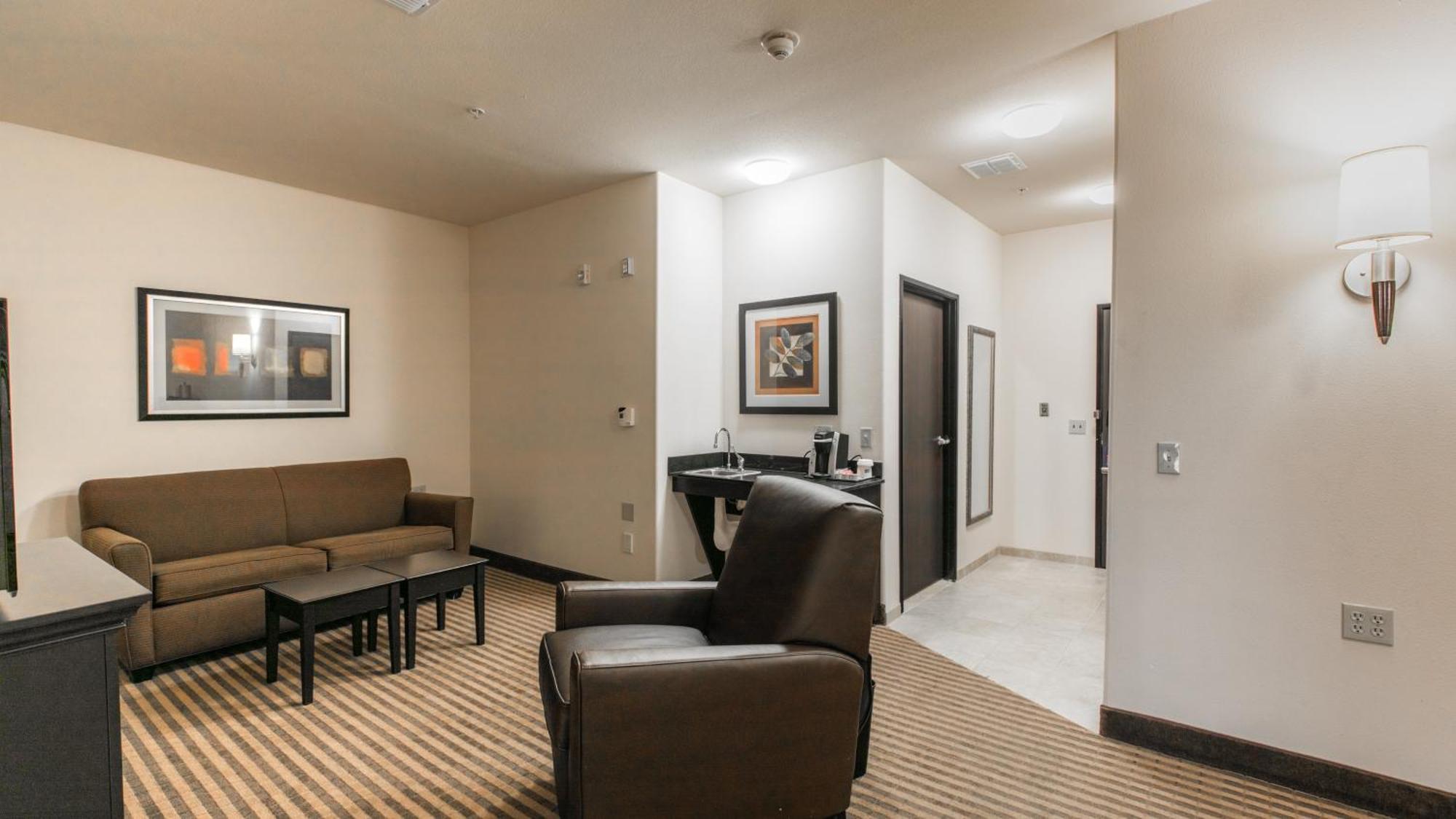 Holiday Inn Express & Suites Oklahoma City Nw - Quail Springs, An Ihg Hotel Εξωτερικό φωτογραφία